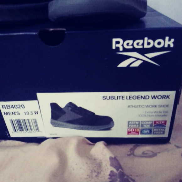 Reebook - Picture 4 of 7